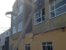 F F R Glass Service Ltd.: Auto Glass, Residential Glass and Commercial Glass in Mackenzie. Call today - (250) 564-5534